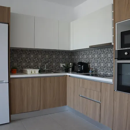 Taheli In Tourist Area Paphos