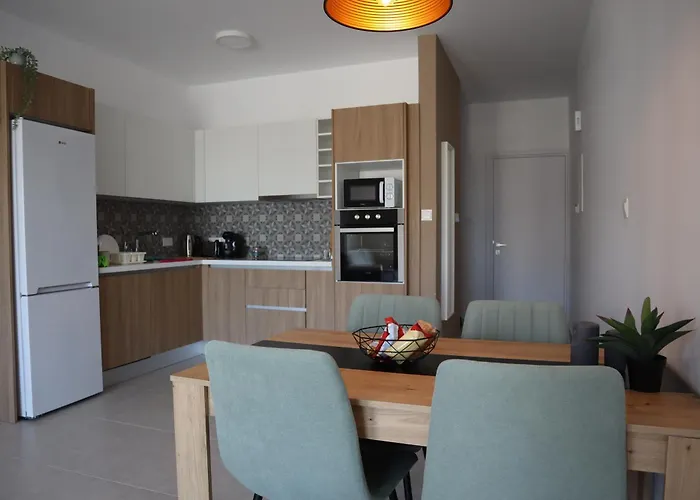 Taheli In Tourist Area *