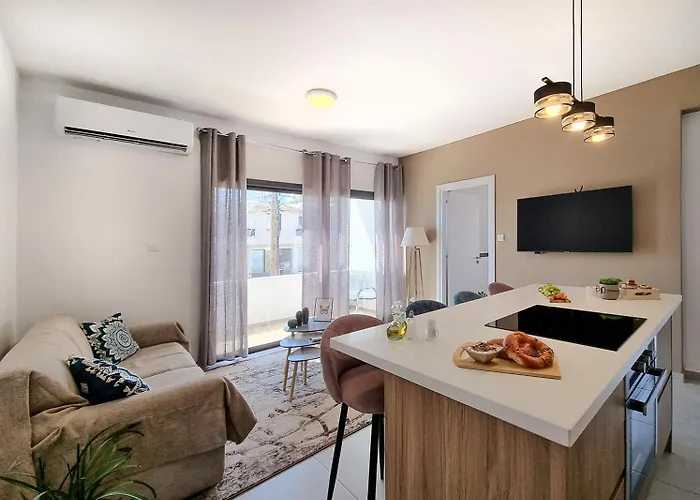 Taheli In Tourist Area