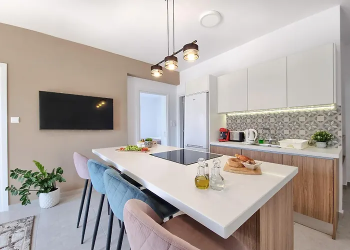 Taheli In Tourist Area Appartement Paphos